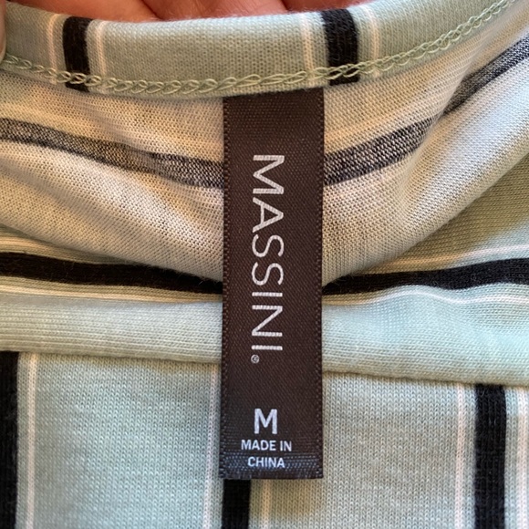 Massing Blue Stripe Slimming fit Blouse Size M - Picture 3 of 5